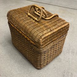 Picnic Basket Vintage