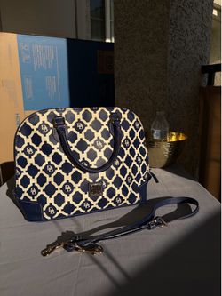 Dooney & Bourke