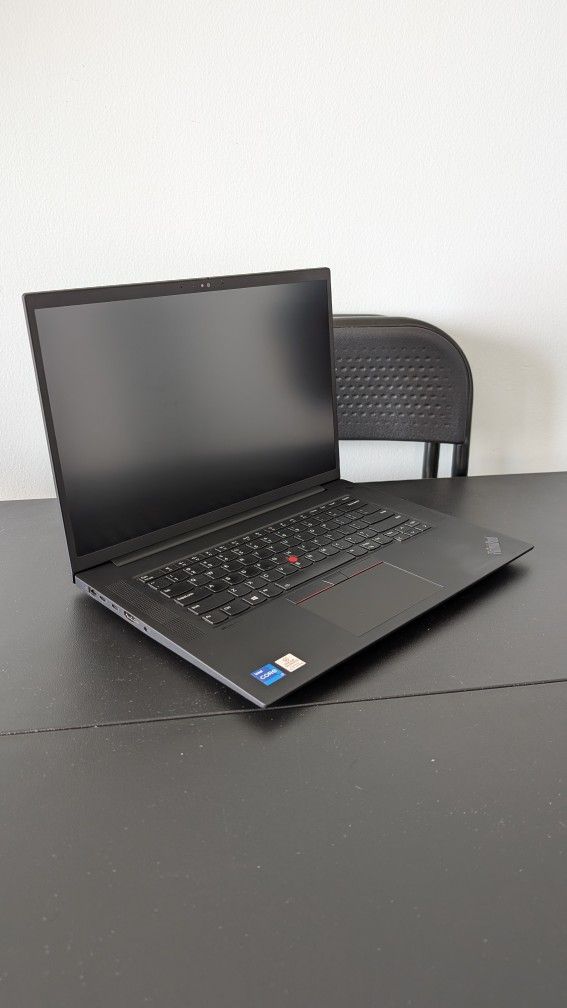 Lenovo Thinkpad P1 Gen 4 w/ Dock