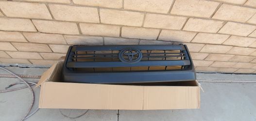 3rd Gen Tundra grill "plasticdip"