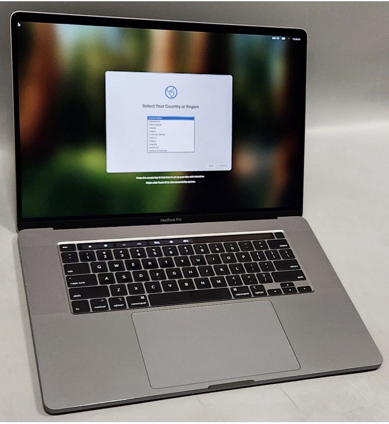 Apple MacBook Pro Retina 16" 2019 Intel i7-9750H @ 2.60GHz 16GB RAM 512GB SSD