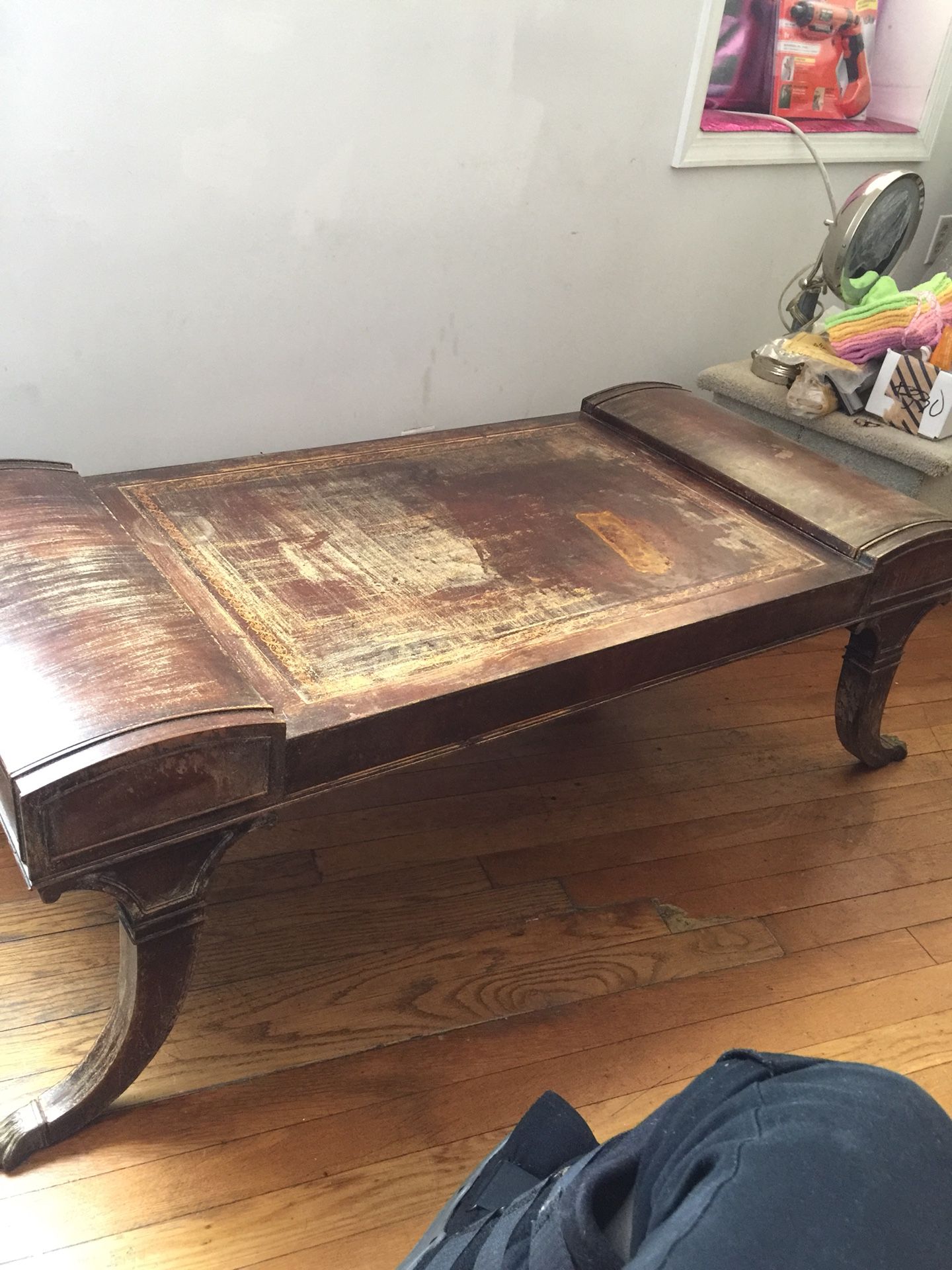 Weiman antique coffee table 9306