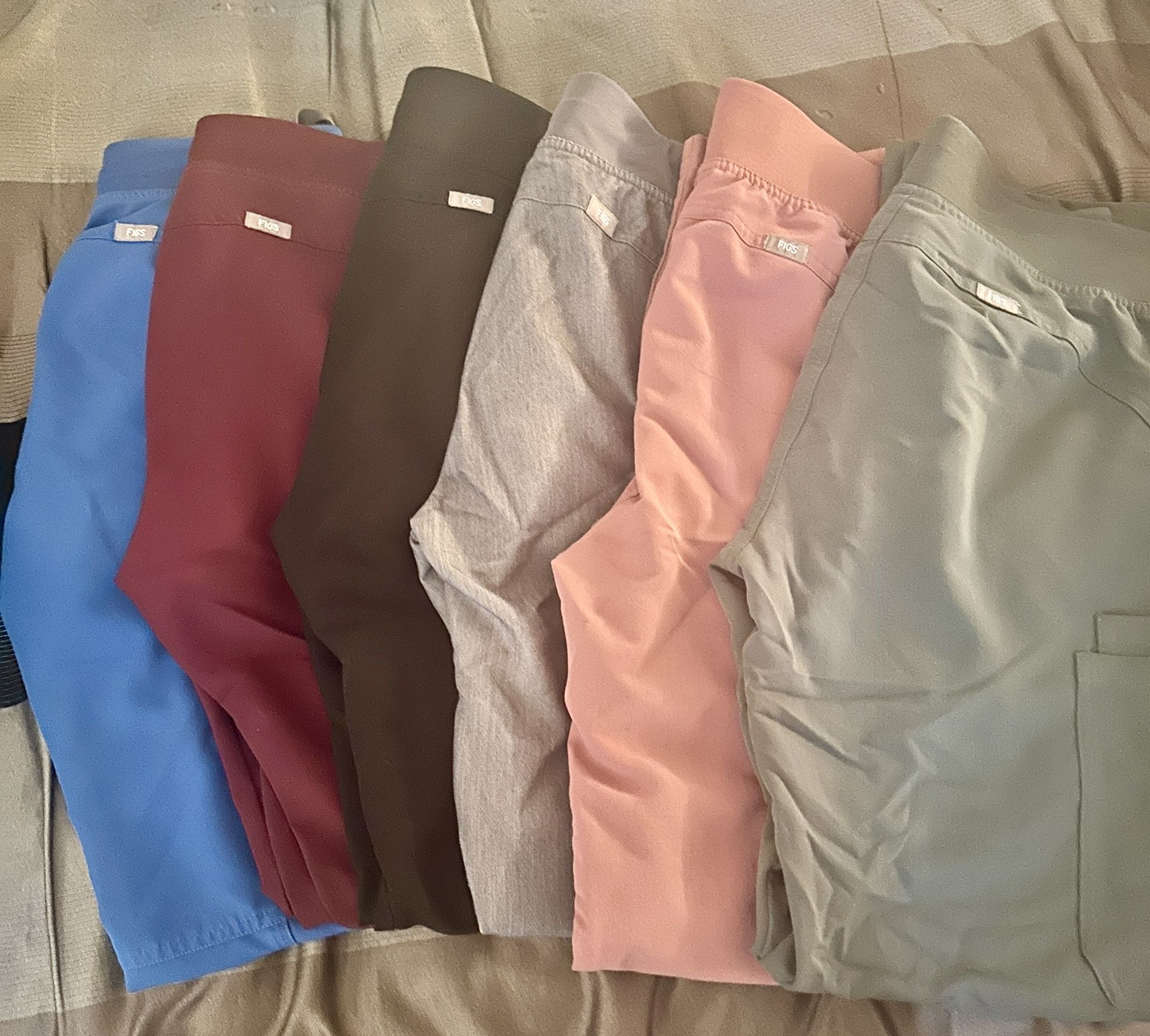 FIGS scrub pants- USED/VERY GOOD CONDITION, SIZE small, REGULAR Length, Kade Cargo