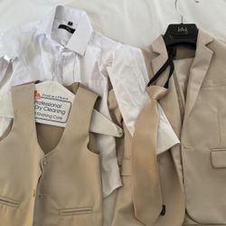 Toddler boys suit Size 3
