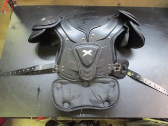 Used Xenith Flyte 2 TD Football Shoulder Pads W/ Back Plate - Size Small