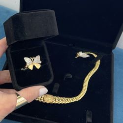 Gold butterfly ring 