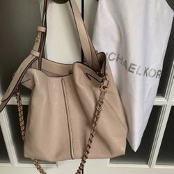 Michael Kors Downtown Astor Pebbled Leather Large Tote EC