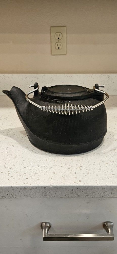 CAST. IRON. KETTLE