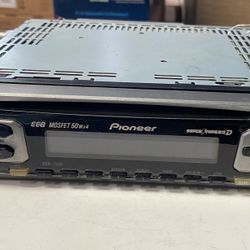 Pioneer DEH 1500  CD/ Radio Receiver