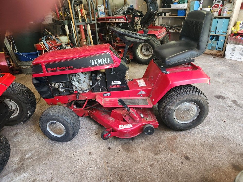 Toro Wheelhorse 212-5, 12hp, 5 speed, 34" cut