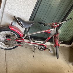 Schwinn Stingray Chopper Bike 