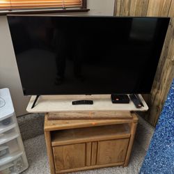 43” Samsung TV  (like new!)