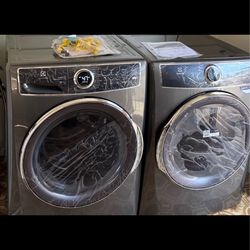 Washer dryer set