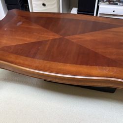 Traditional Wood Coffee Table Set – $300 | Enatai Area (Bellevue)