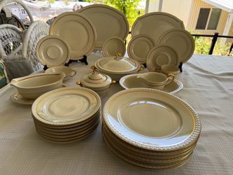 REDUCED VERY RARE BLACK KNIGHT”PICCADILLY “ 72 PIECE SET SERVICE FOR 8 PLUS SERVING PIECES