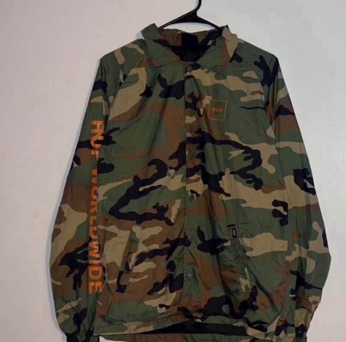 XL Camo Huf worldwide windbreaker