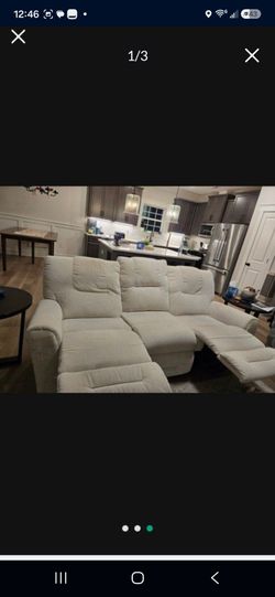 Lovely cream colored lazy boy couch