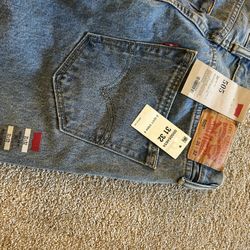 Brand new Jeans 31x32. og price- $69.50 selling for cheap