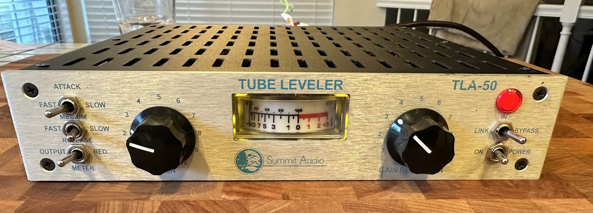 Summit Audio TLA-50 Tube Leveling Amplifier