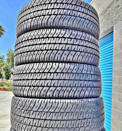275 65 20 Michelin Tires Con 80% de Vida Las 4
