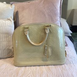 Louis Vuitton Alma Bag Medium