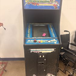 Multicade arcade booth