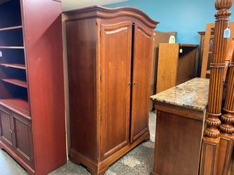 THOMASVILLE Cherry Stained Wardrobe w/ Built in Mirror