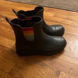 Ladies Rain & Snow Boots Size 6.1/2