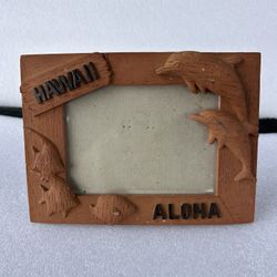 Hawaii Picture Frame.  Holds a 3” x 5” picture. 