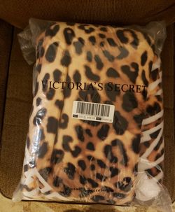 Victoria's Secret PINK Sherpa Blanket Large 60"x72"