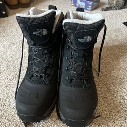 Men’s North Face winter boots