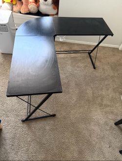 Corner desk