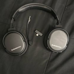 Steel Series Arctis 1 Wireless Headphones