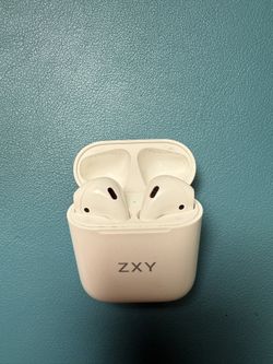Apple AirPods A2031 2nd Generation With Charging Case - White