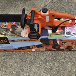 Black & Decker Corded  14" Chainsaw- NEW-