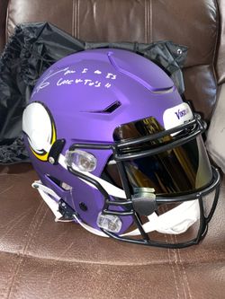 Full Size Authentic Autographed On Field SpeedFlex with Gold Visor Signed Cris Carter Beckett