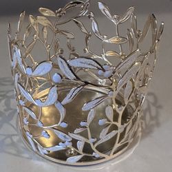Bath & Body Mistletoe Candle Holder