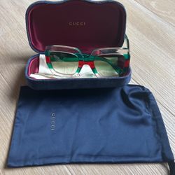 Women’s Gucci Oversized Sunglasses