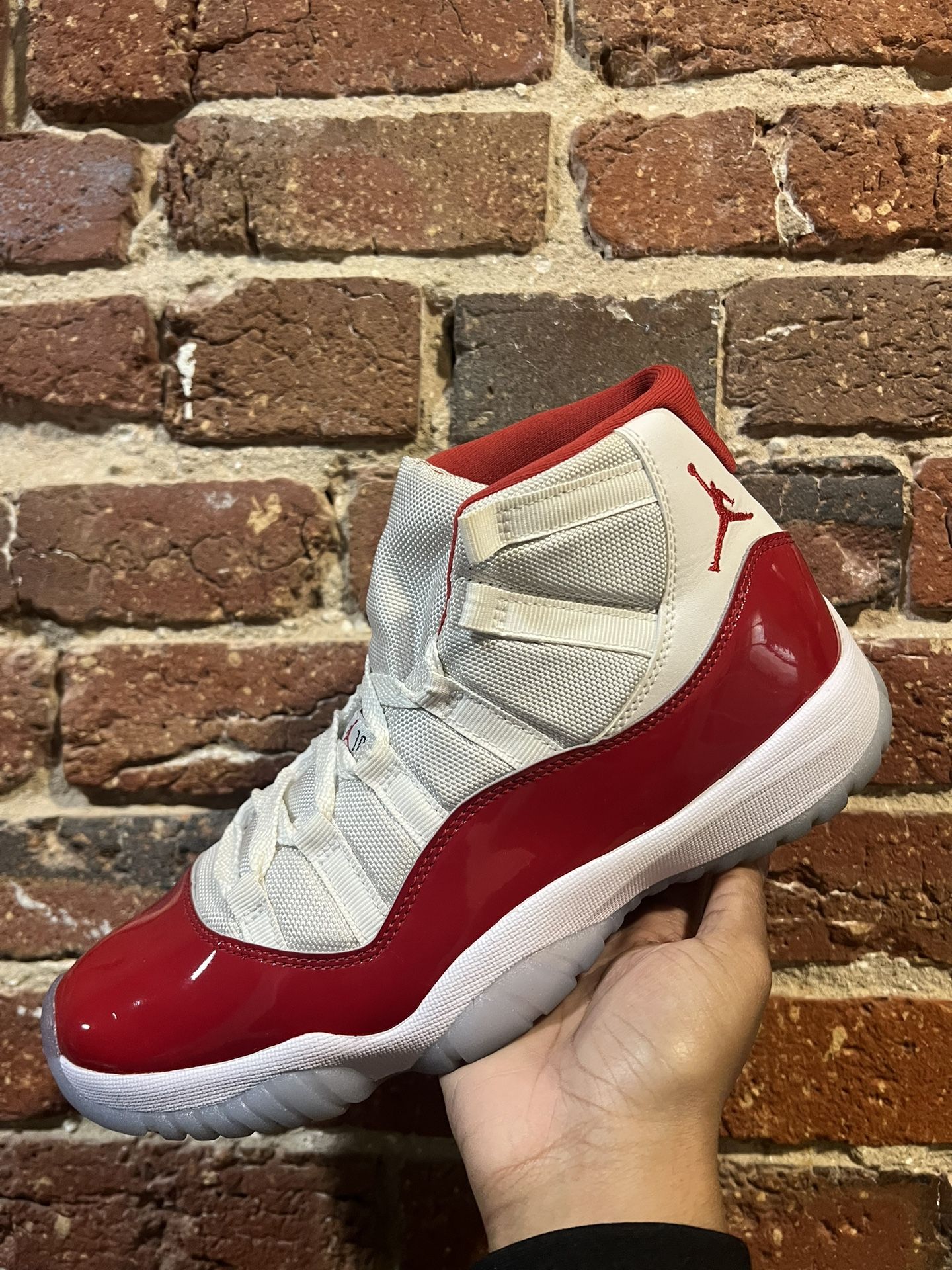 Jordan 11 Cherry Size 8.5