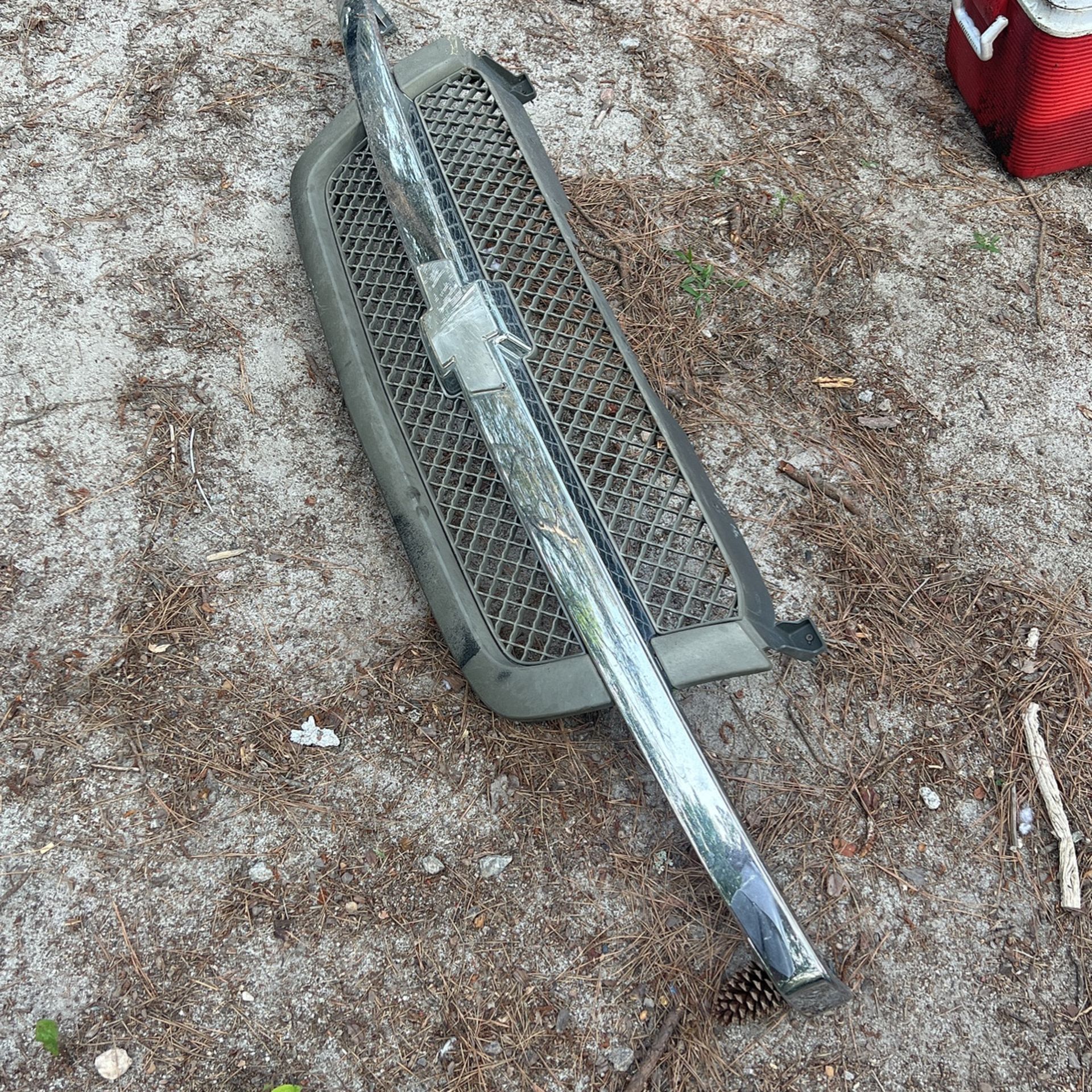 Chevy Avalanche Grill 2004-07