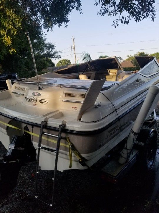 Photo Chaparral 5.7 Mercruiser 19 Feet With Triler 23