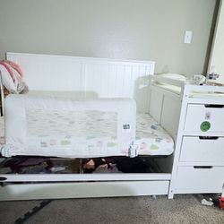 Baby/Toddler crib 