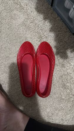 Red jelly flats