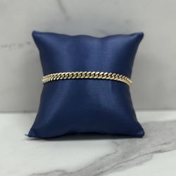 Gold Bracelet 10k / 15.8G / 1,499$
