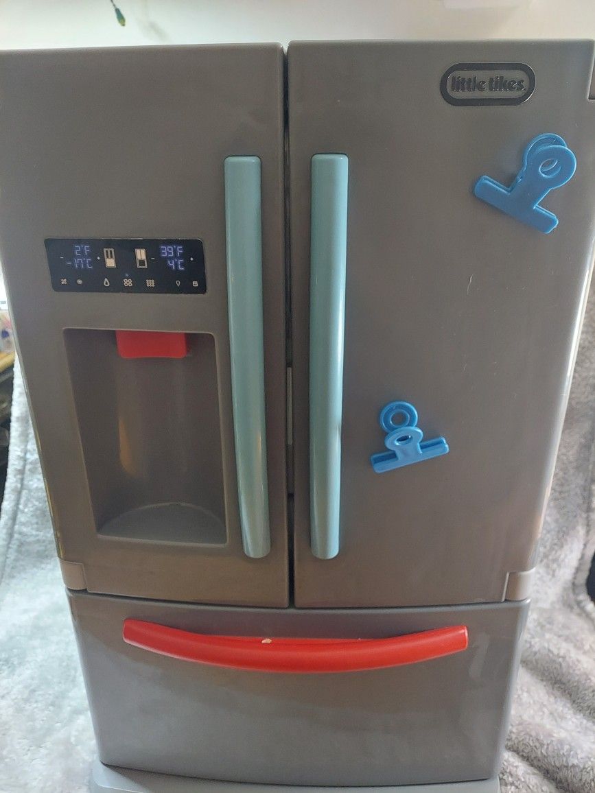 Little Tikes First Fridge Must Pick Up