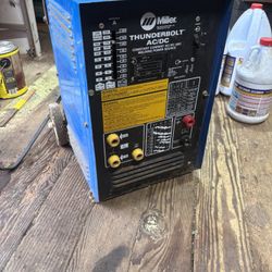 ThunderBolt AC/DC Arc Welder