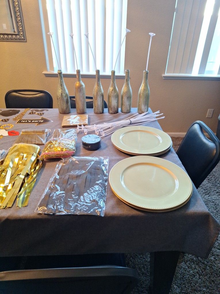 BLACK & GOLD PARTY STUFF