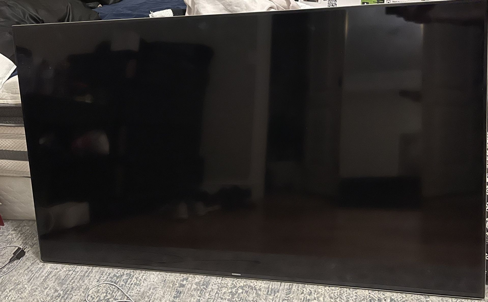 Samsung 65 inch 4K smart TV and TV mount (model #un65hu8550f)