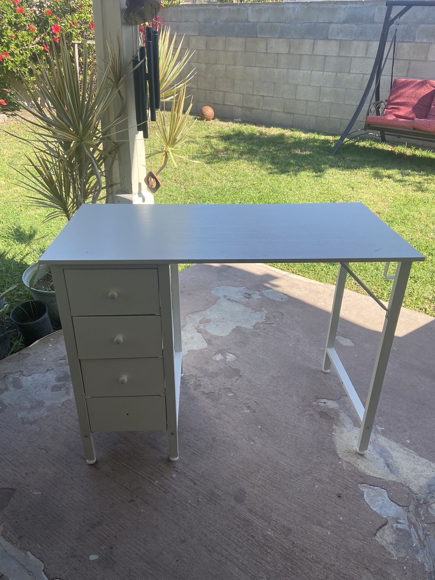 Small White Desk With Drawers
