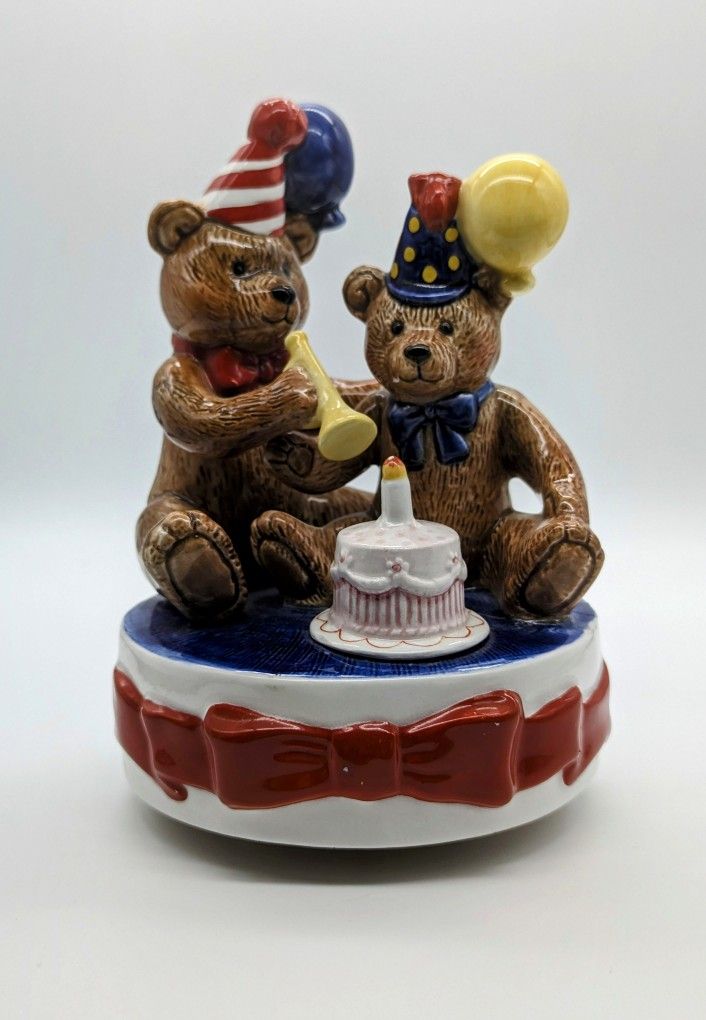 1983 Schmid  'Teddy Bears Picnic" Rotating Music Box. Works!